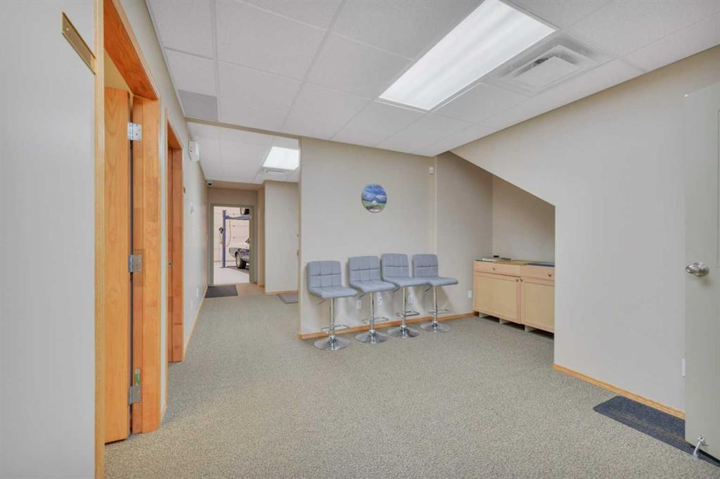7-7471 Edgar Industrial Bend, Red Deer, Alberta, T4P 3Z5 (112950241)