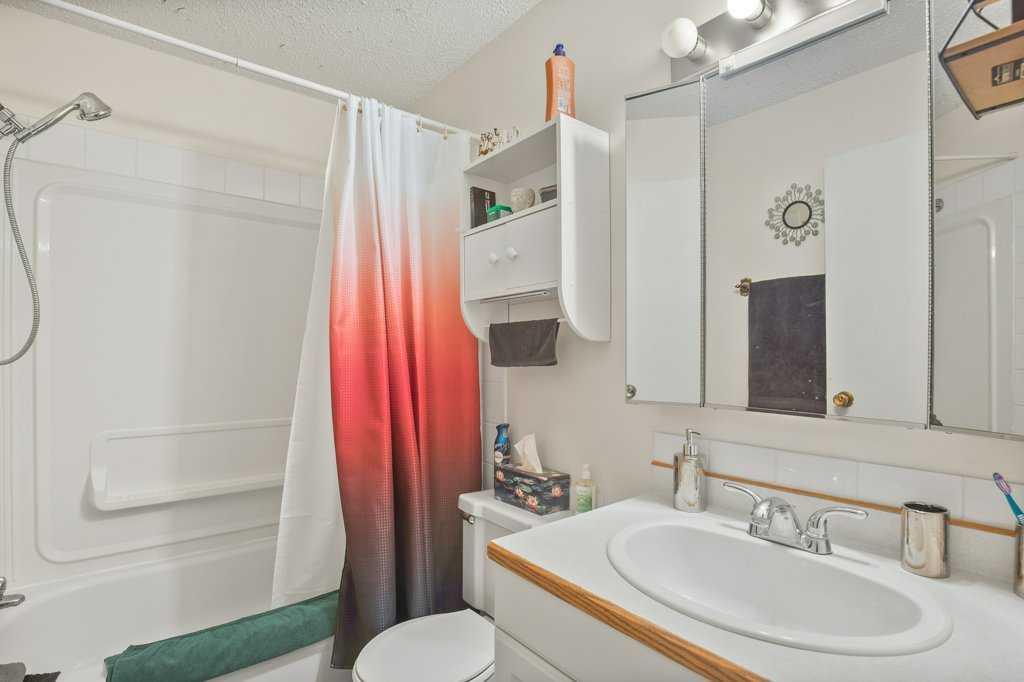 4639 48 Street, Sylvan Lake, Alberta, T4S 1L4 (112993785)