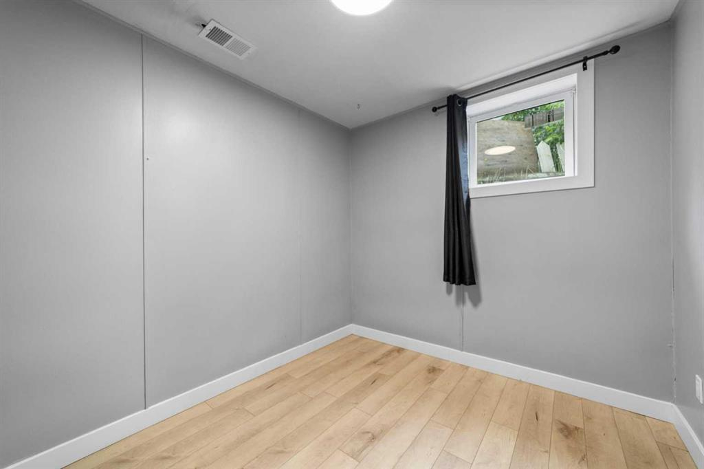 5219 50 Avenue, Camrose, Alberta, T4V 0T1 (113036764)