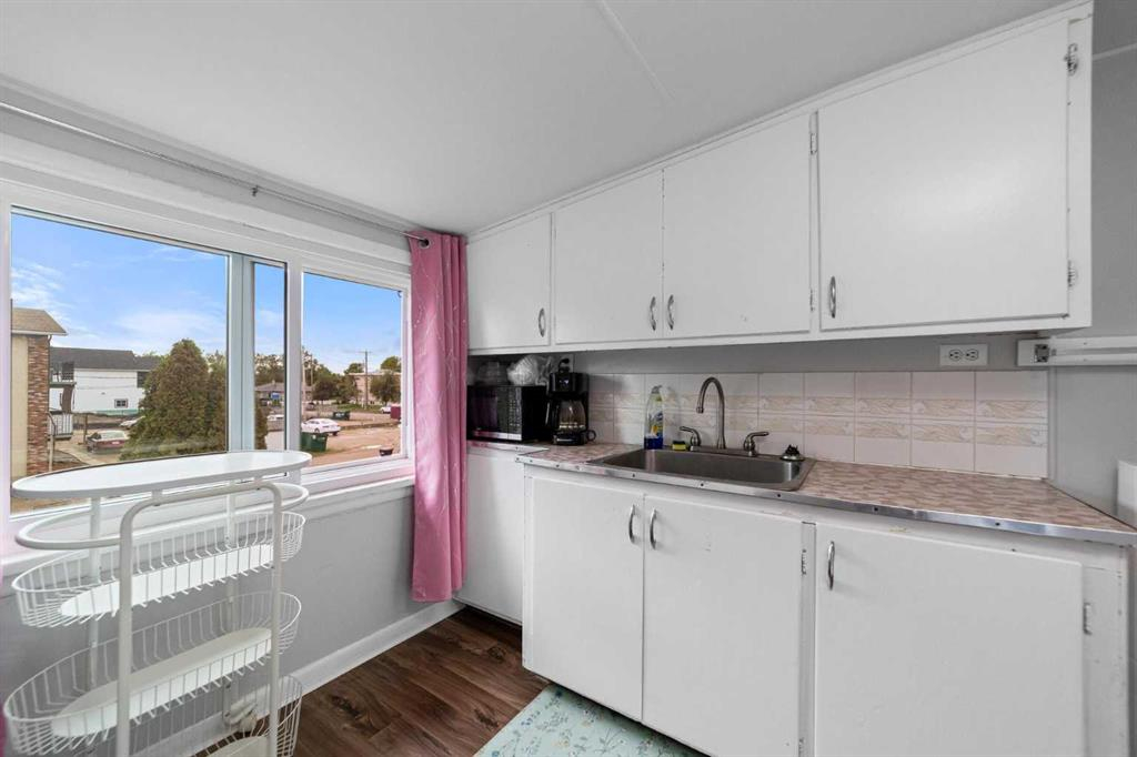 5219 50 Avenue, Camrose, Alberta, T4V 0T1 (113036764)