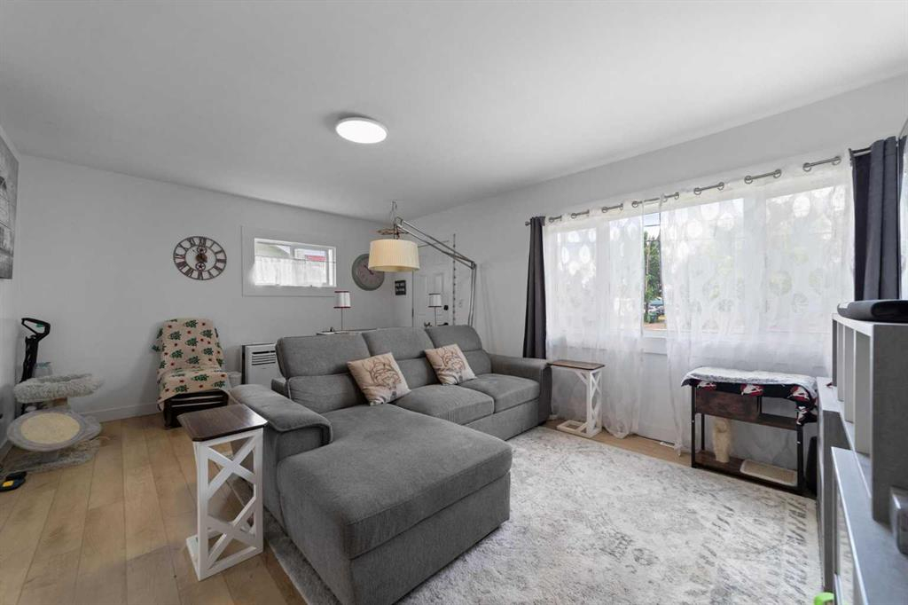 5219 50 Avenue, Camrose, Alberta, T4V 0T1 (113036764)