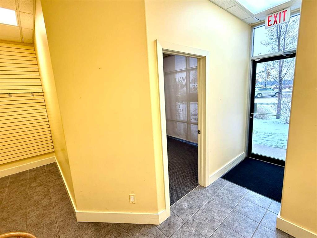 A105-5212 48 Street, Red Deer, Alberta, T4N 7C3 (113037576)