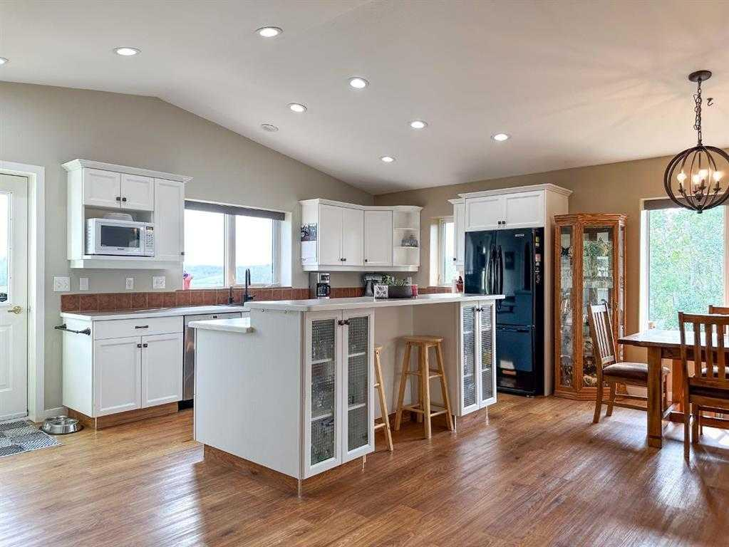 38221 Range Road 242, Rural Lacombe County, Alberta, T0C 0Y0 (113440033)