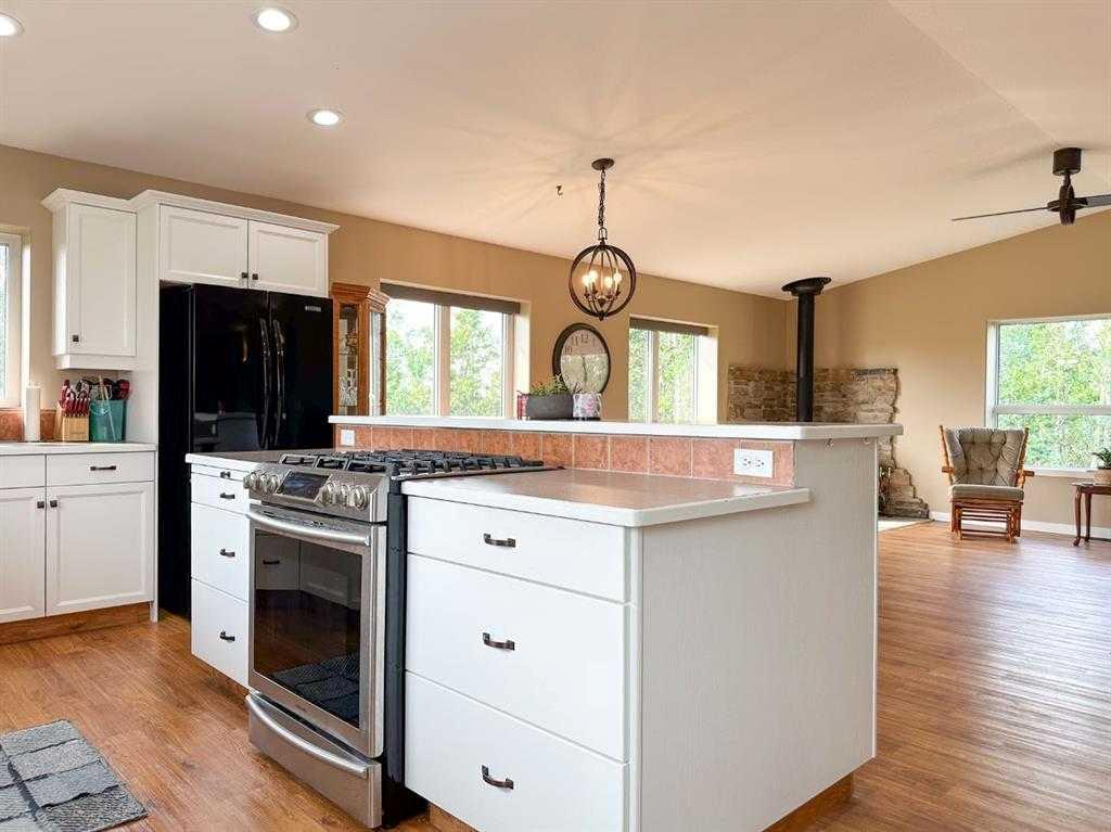 38221 Range Road 242, Rural Lacombe County, Alberta, T0C 0Y0 (113440033)
