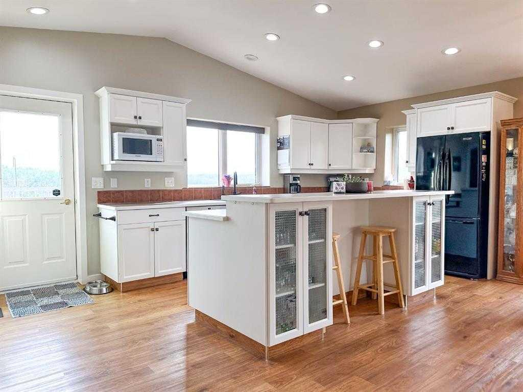38221 Range Road 242, Rural Lacombe County, Alberta, T0C 0Y0 (113440033)