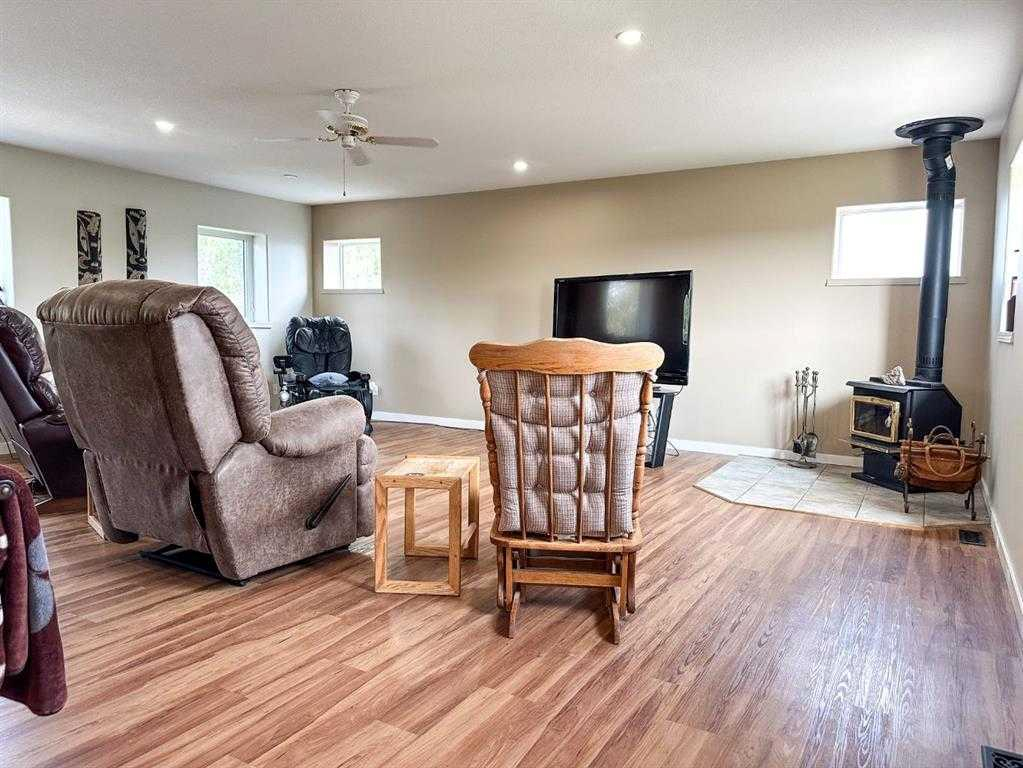 38221 Range Road 242, Rural Lacombe County, Alberta, T0C 0Y0 (113440033)
