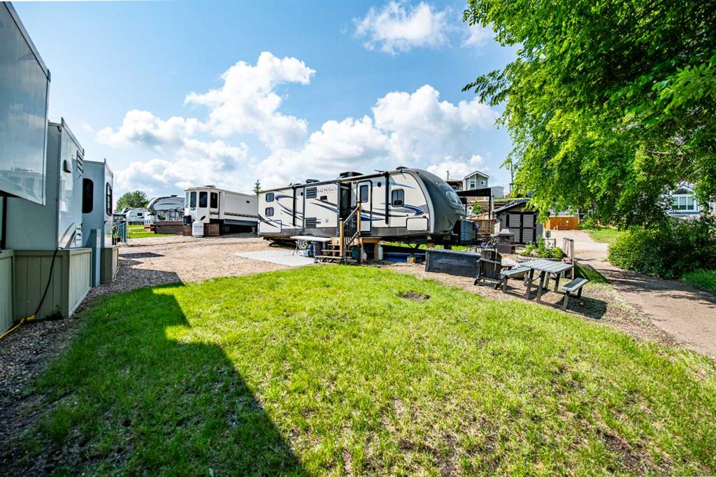 10-25054 South Pine Lake Road, Rural Red Deer County, Alberta, T0C 0J0 (113666478)