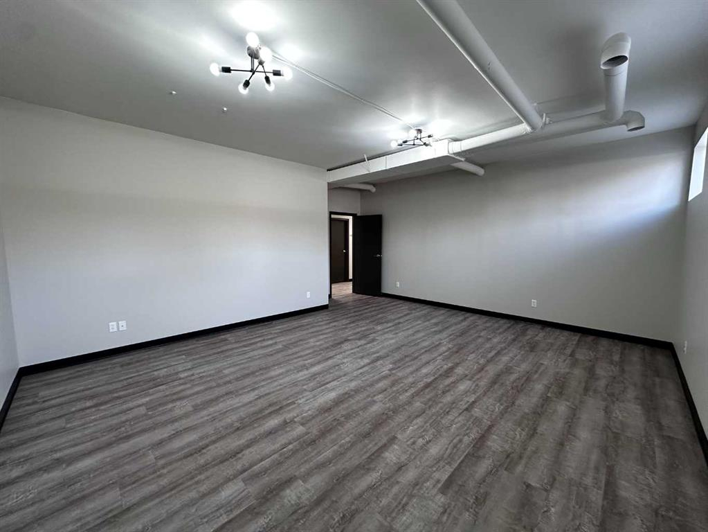 Suites B & C-4923 50 Street, Innisfail, Alberta, T4G1W4 (113685770)