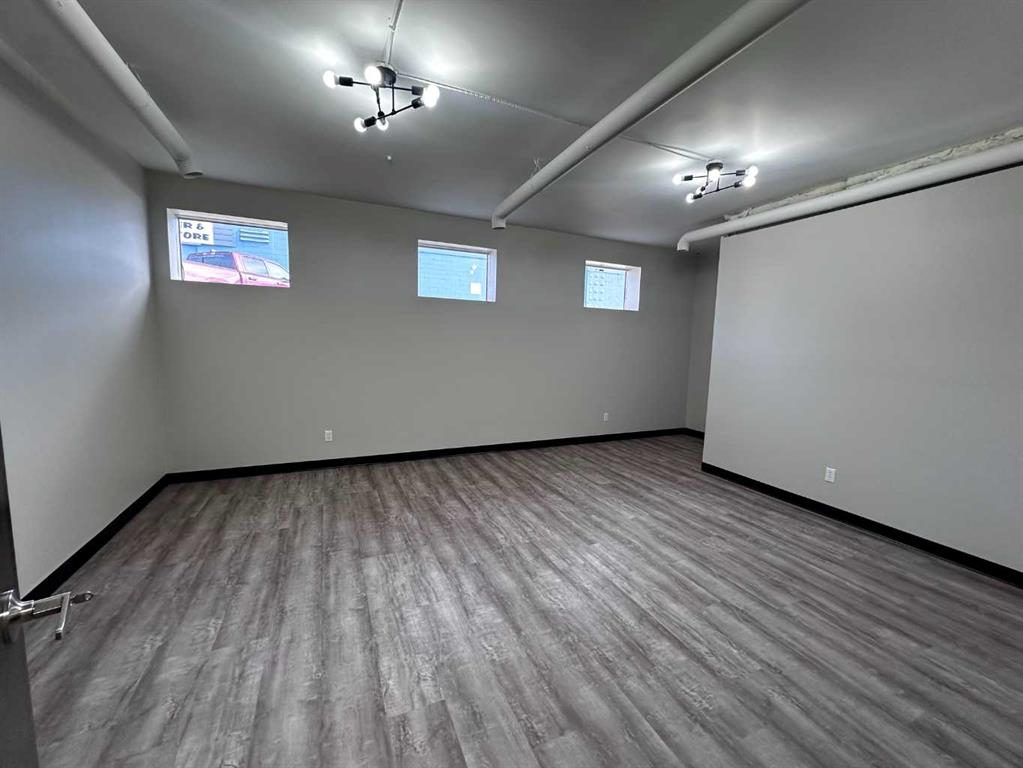 Suites B & C-4923 50 Street, Innisfail, Alberta, T4G1W4 (113685770)