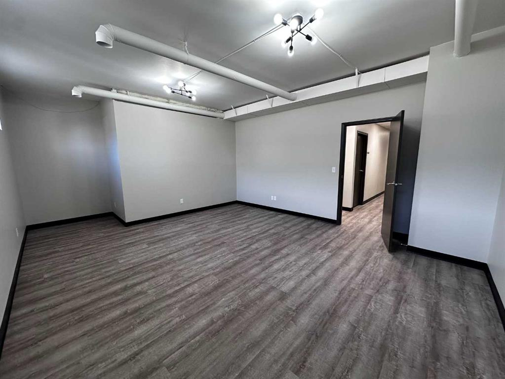 Suites B & C-4923 50 Street, Innisfail, Alberta, T4G1W4 (113685770)