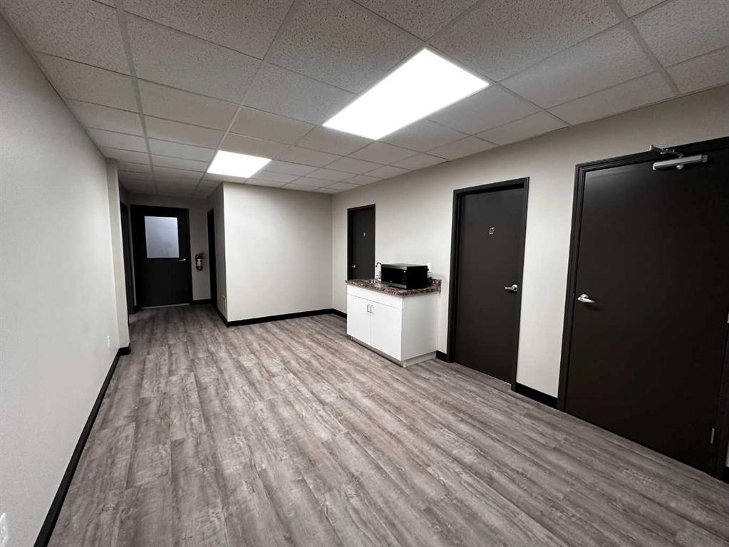 Suites B & C-4923 50 Street, Innisfail, Alberta, T4G1W4 (113685770)