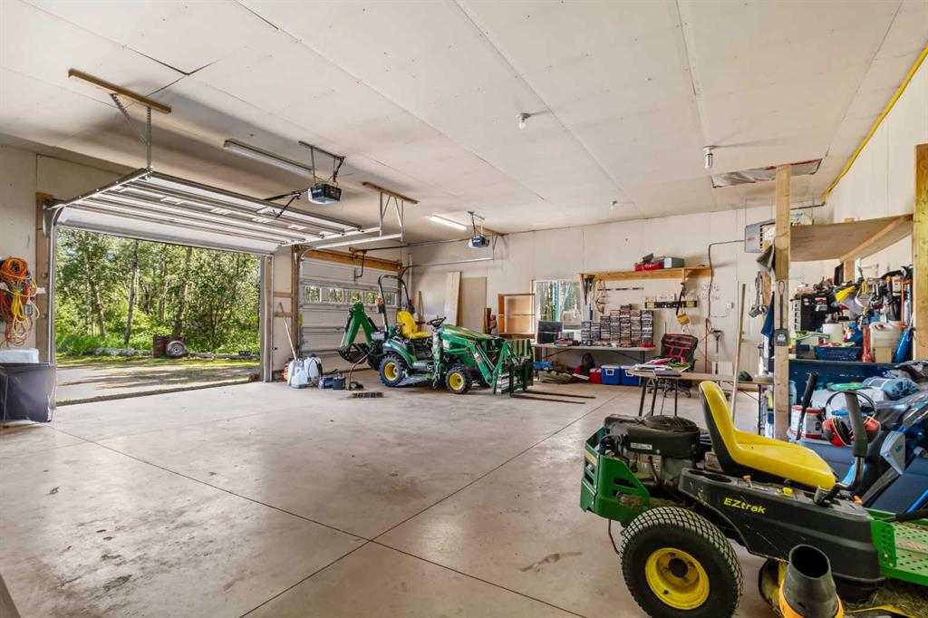 393320 261 Range, Rural Lacombe County, Alberta, T0M0J0 (113811657)
