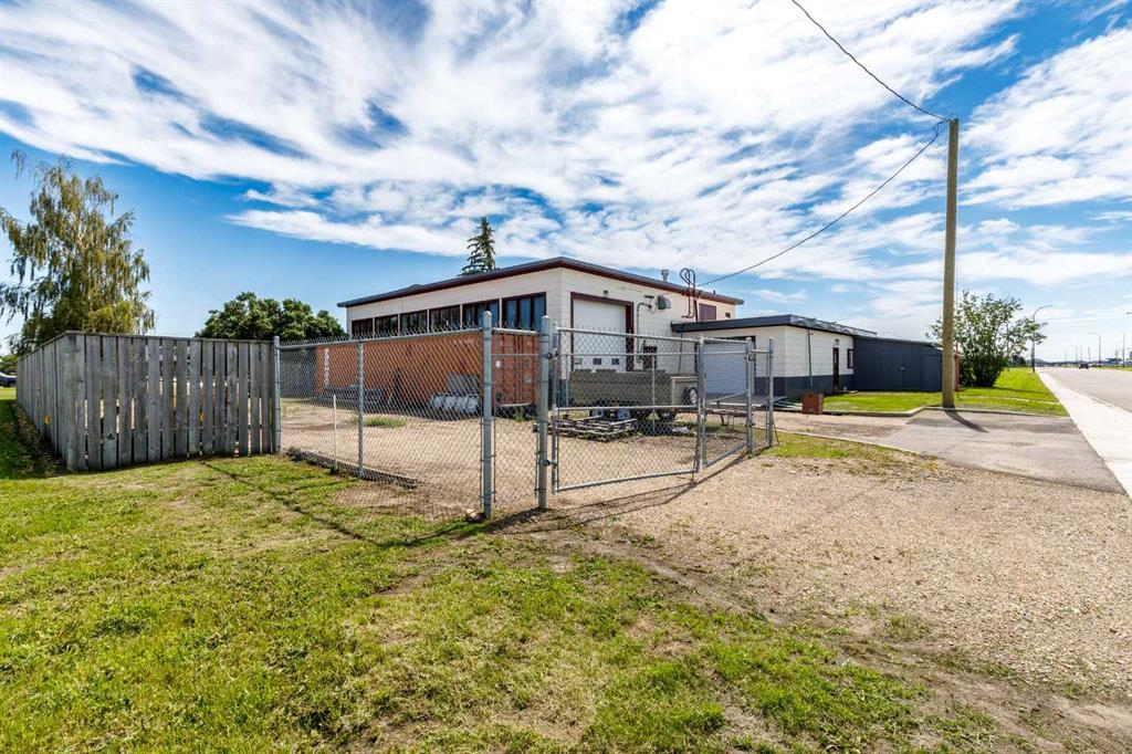 2460 36 Avenue, Rural Red Deer County, Alberta, T4S 2G3 (113931735)