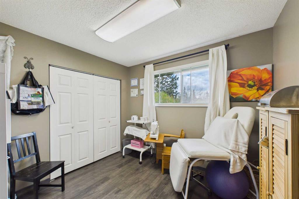 10-2168 587 Highway, Rural Red Deer County, Alberta, T0M 0K0 (114169320)