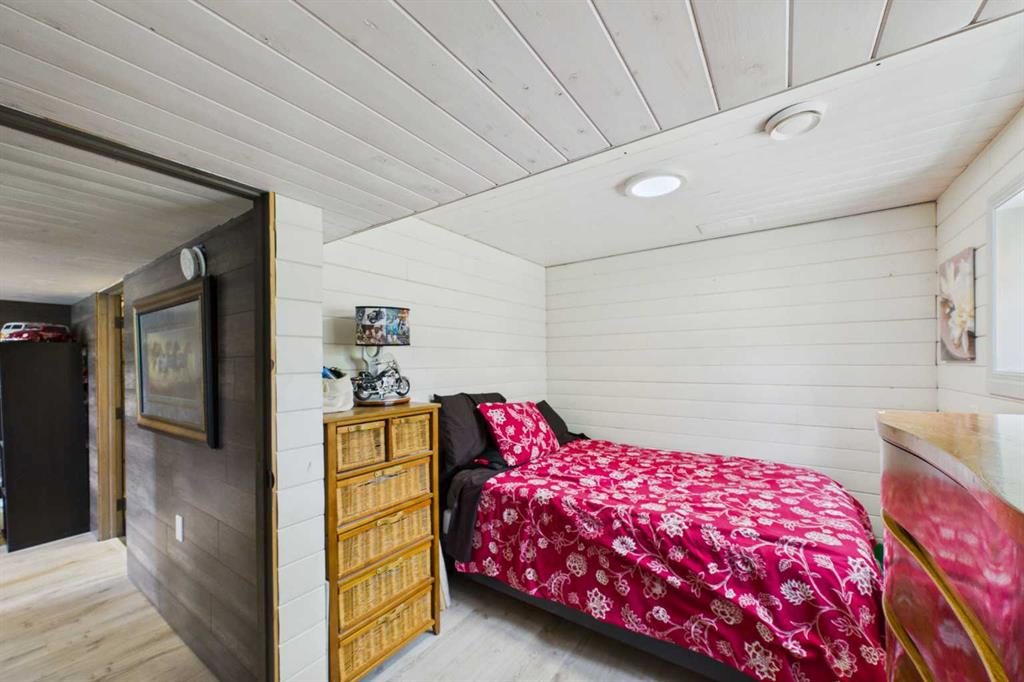 10-2168 587 Highway, Rural Red Deer County, Alberta, T0M 0K0 (114169320)