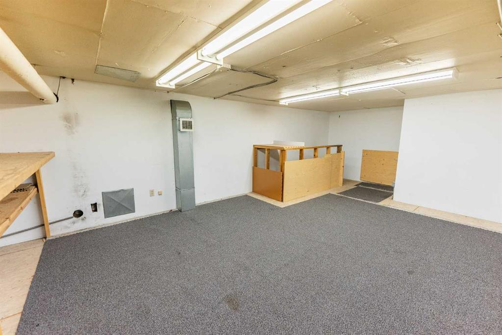 Bay 9-4801 51 Avenue, Red Deer, Alberta, T4N 4H2 (114490906)