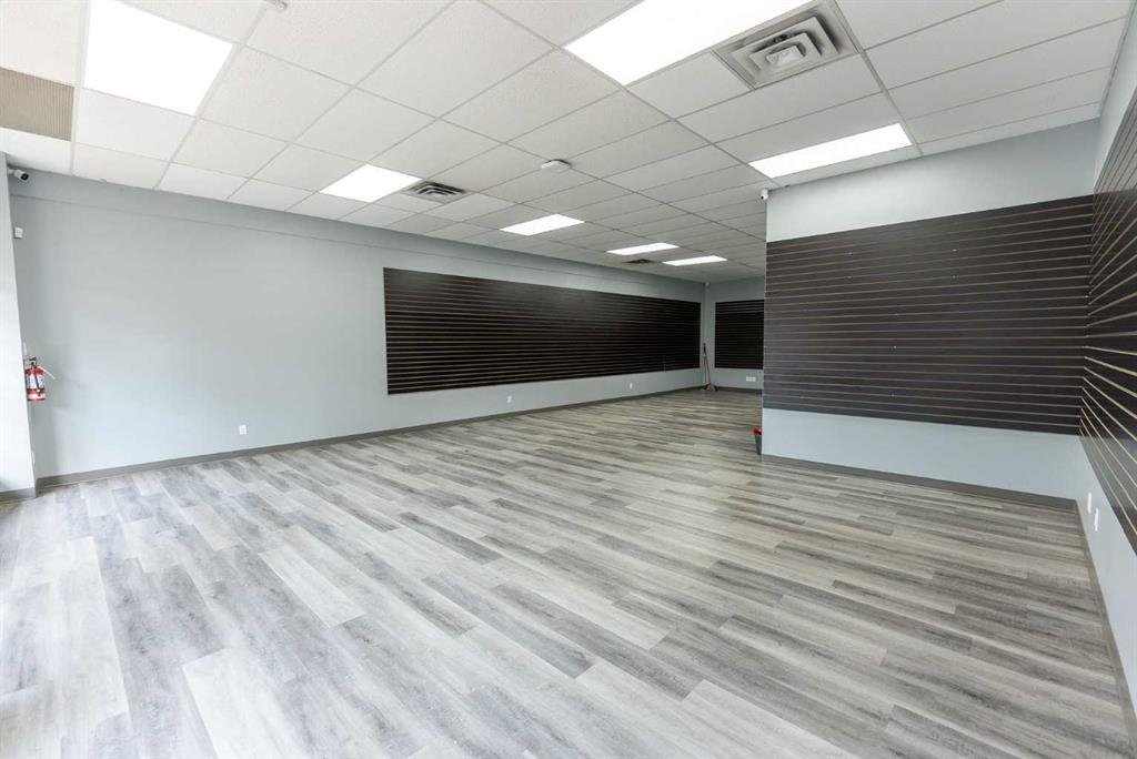 Bay 9-4801 51 Avenue, Red Deer, Alberta, T4N 4H2 (114490906)