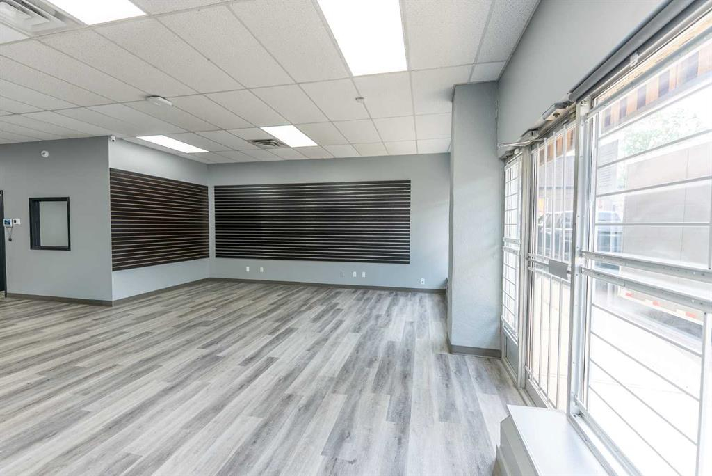 Bay 9-4801 51 Avenue, Red Deer, Alberta, T4N 4H2 (114490906)