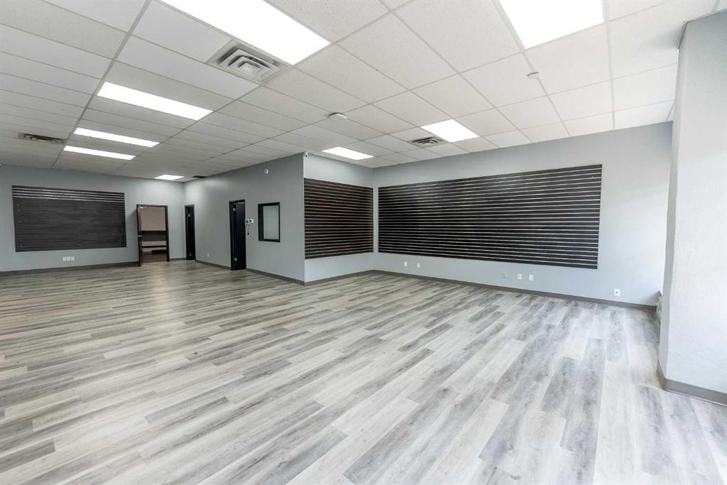 Bay 9-4801 51 Avenue, Red Deer, Alberta, T4N 4H2 (114490906)
