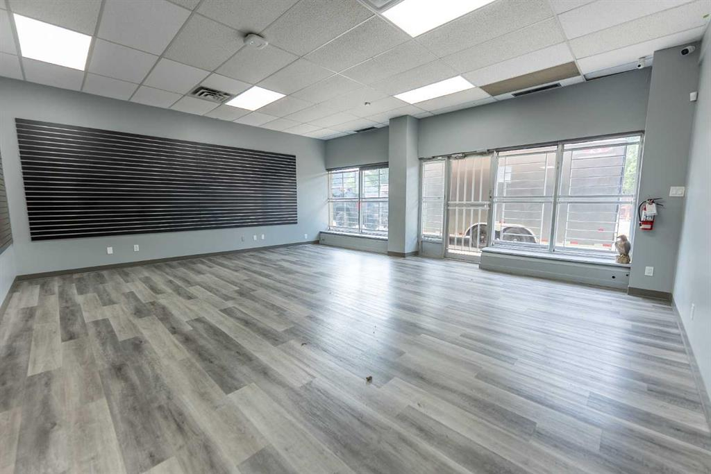 Bay 9-4801 51 Avenue, Red Deer, Alberta, T4N 4H2 (114490906)