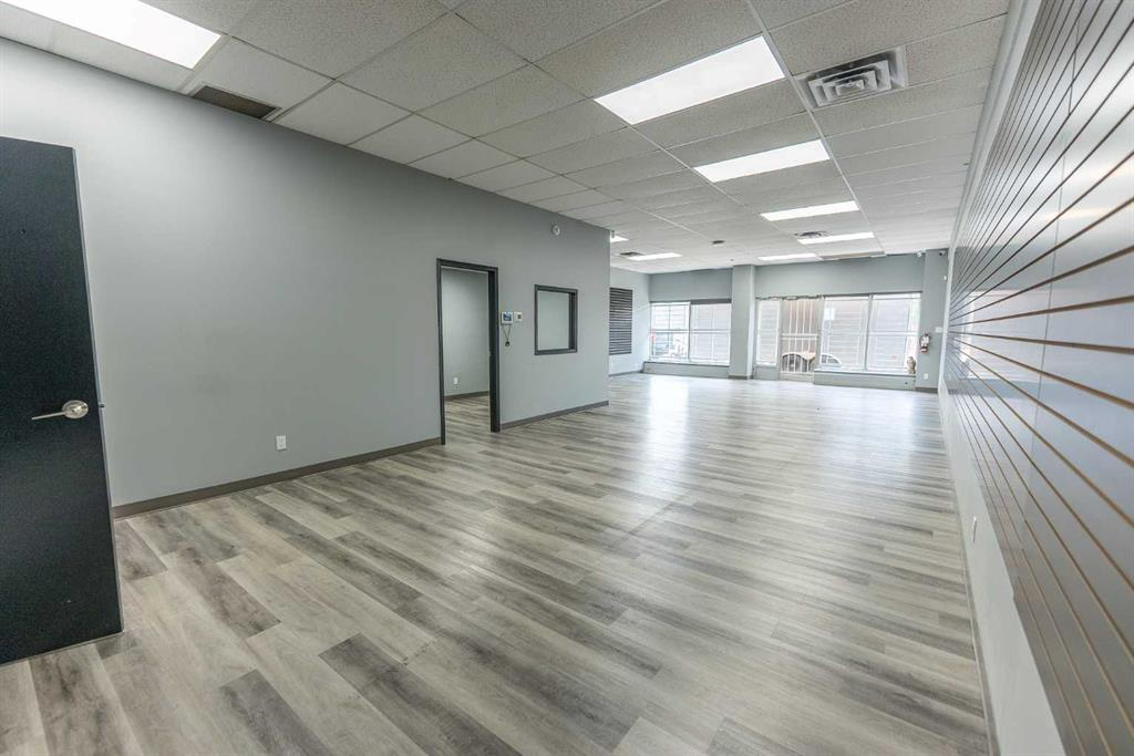 Bay 9-4801 51 Avenue, Red Deer, Alberta, T4N 4H2 (114490906)