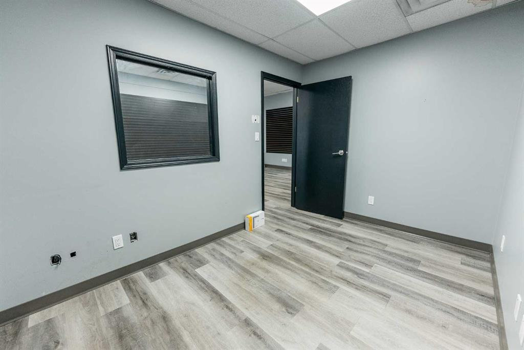 Bay 9-4801 51 Avenue, Red Deer, Alberta, T4N 4H2 (114490906)