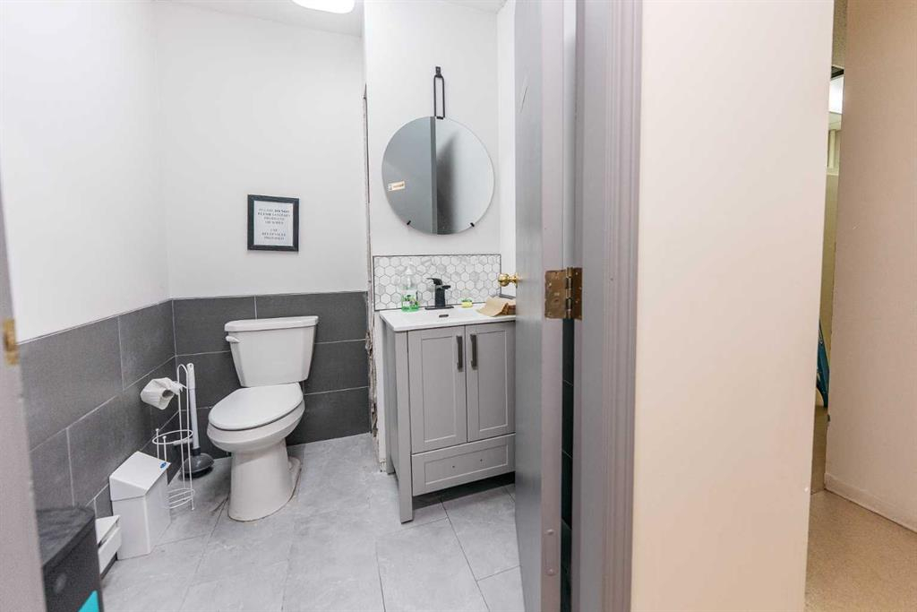 Bay 9-4801 51 Avenue, Red Deer, Alberta, T4N 4H2 (114490906)