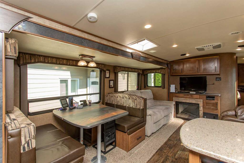 4034-25054 South Pine Lake Road, Rural Red Deer County, Alberta, T0M 1R0 (114503876)