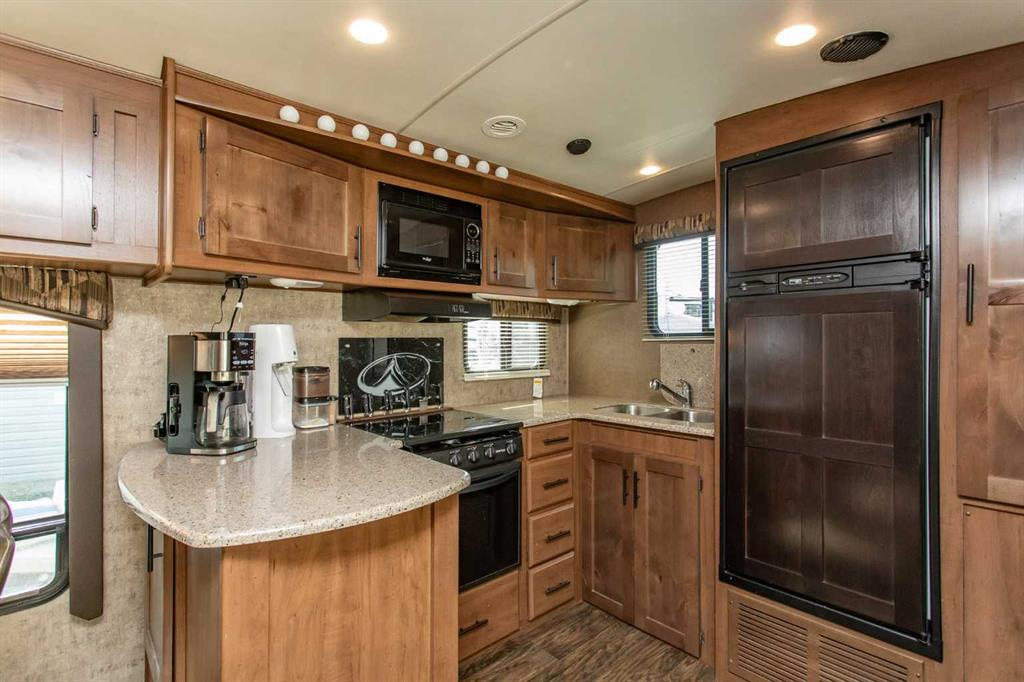 4034-25054 South Pine Lake Road, Rural Red Deer County, Alberta, T0M 1R0 (114503876)