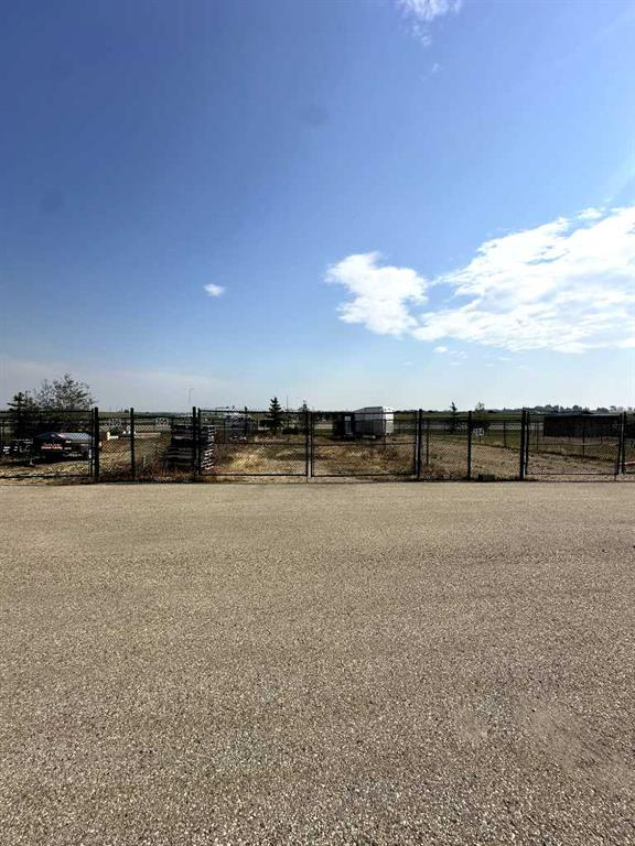 204-27211 12 Highway, Rural Lacombe County, Alberta, T4L 1K7 (115048234)