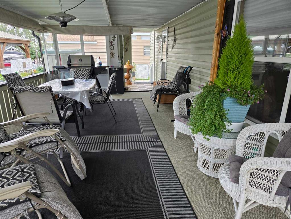 722- Carefree Resort, Rural Red Deer County, Alberta, T4G 0K6 (115450703)