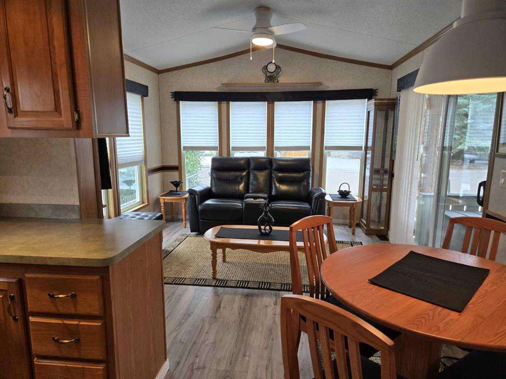 722- Carefree Resort, Rural Red Deer County, Alberta, T4G 0K6 (115450703)