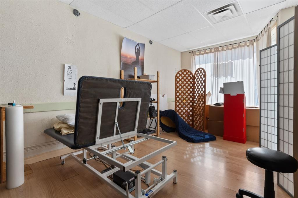 4933 49 Street, Camrose, Alberta, T4V 1N3 (80541868)