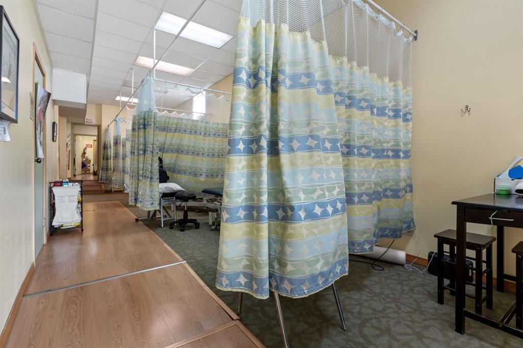 4933 49 Street, Camrose, Alberta, T4V 1N3 (80541868)