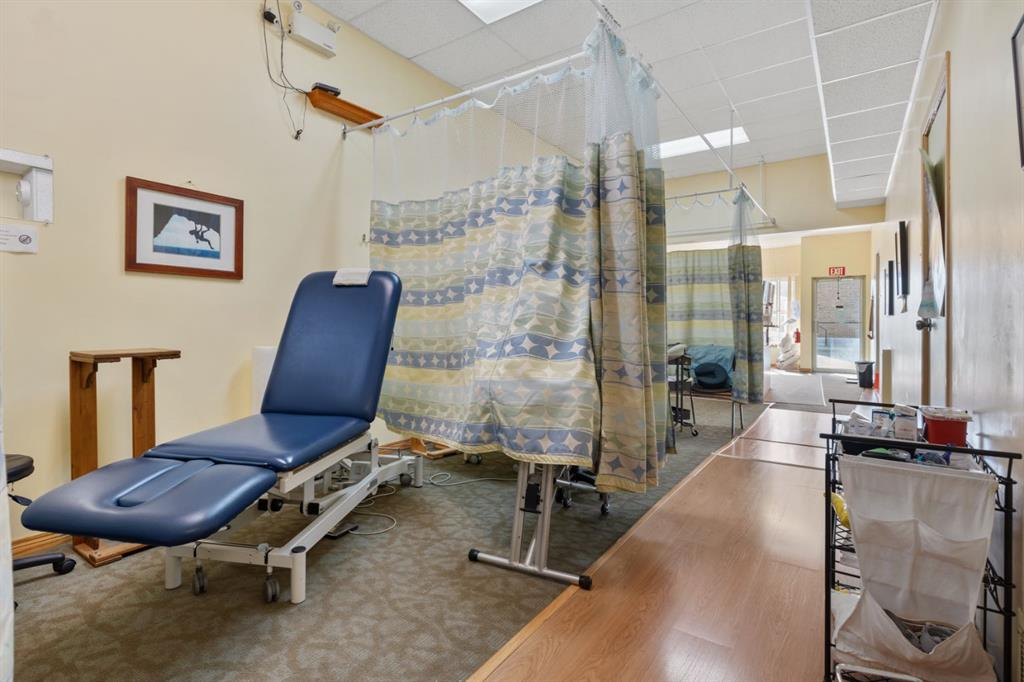 4933 49 Street, Camrose, Alberta, T4V 1N3 (80541868)