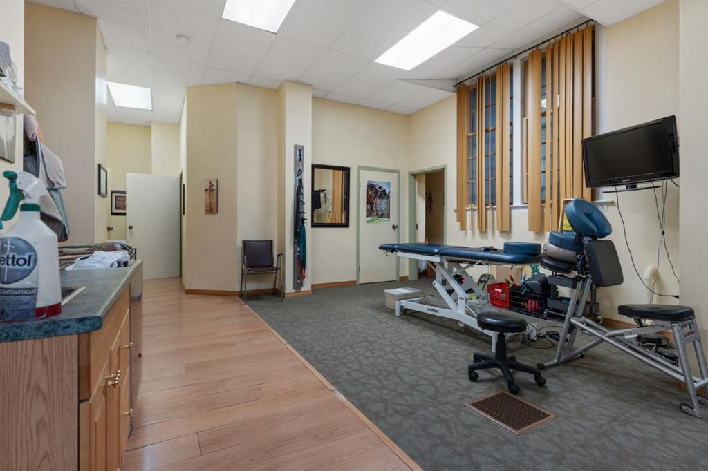 4933 49 Street, Camrose, Alberta, T4V 1N3 (80541868)