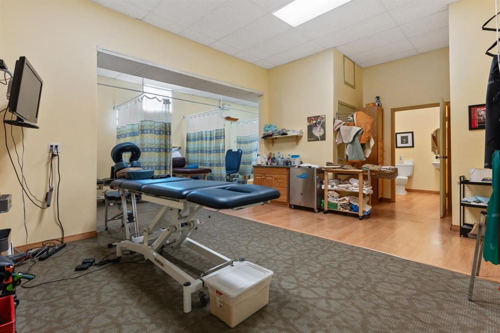 4933 49 Street, Camrose, Alberta, T4V 1N3 (80541868)