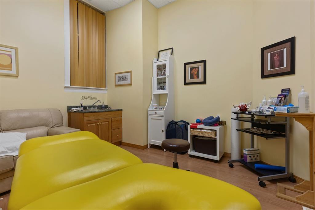 4933 49 Street, Camrose, Alberta, T4V 1N3 (80541868)