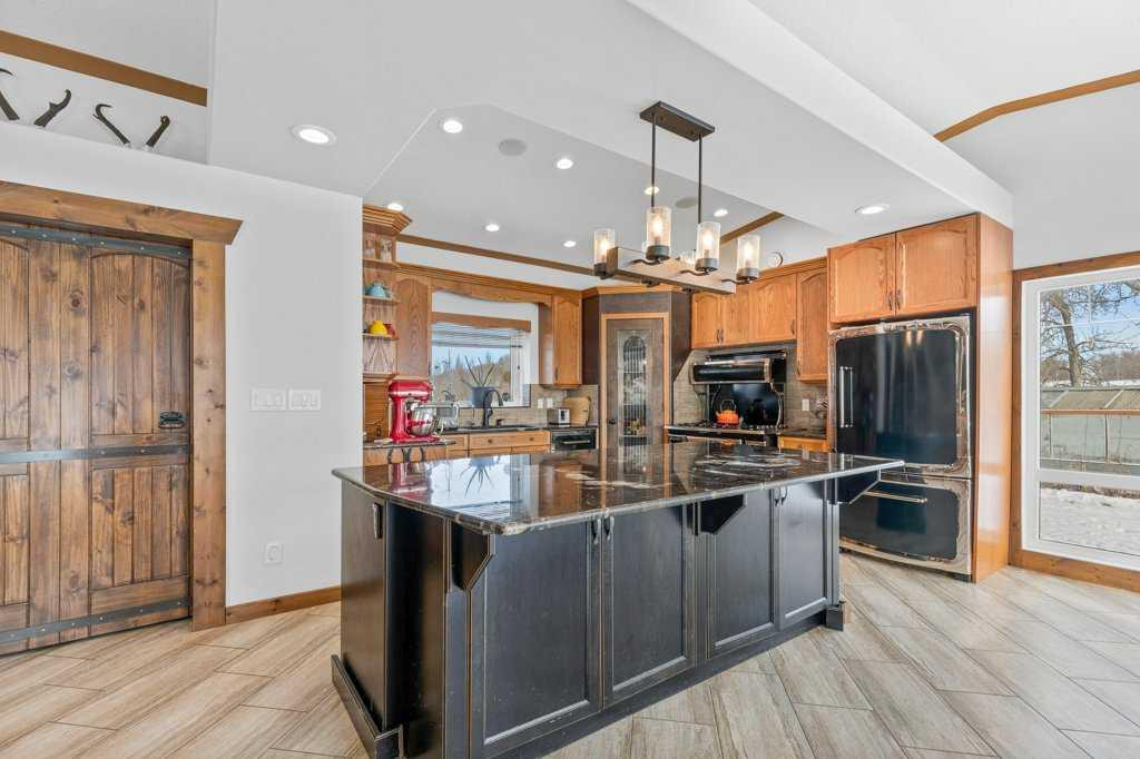 39525 Highway 766, Rural Lacombe County, Alberta, T0M0X0 (89230968)