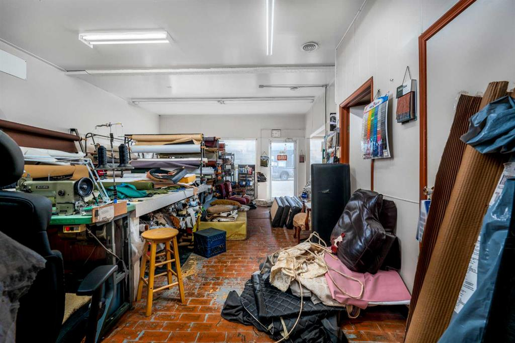 5014 48 Street, Camrose, Alberta, T4V 1M1 (90924134)