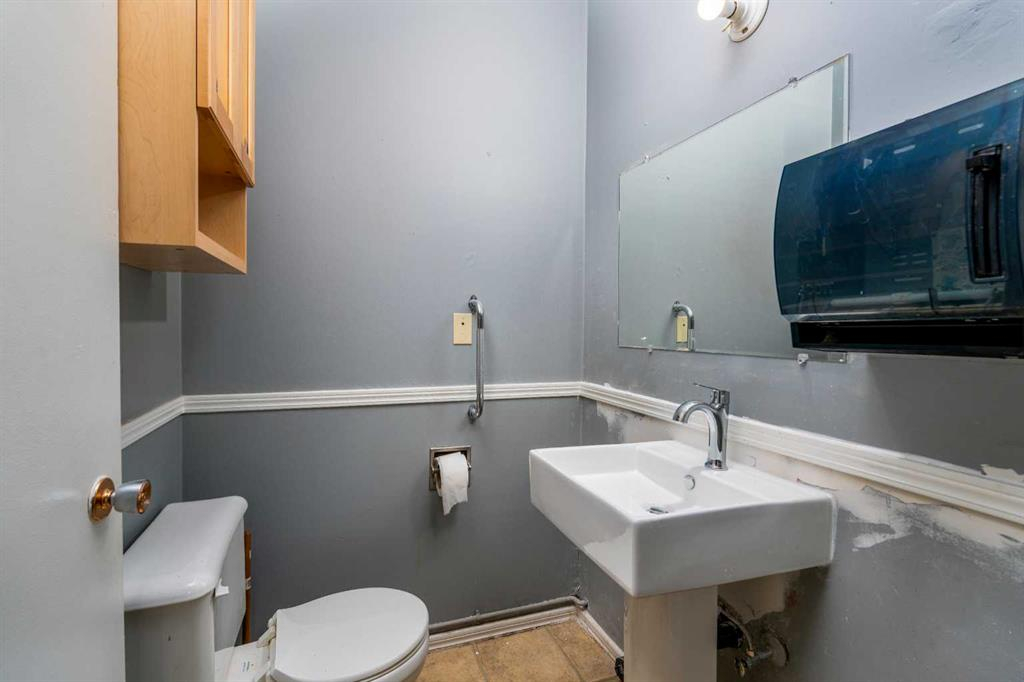 5014 48 Street, Camrose, Alberta, T4V 1M1 (90924134)