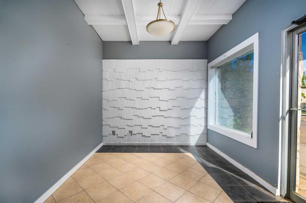 5014 48 Street, Camrose, Alberta, T4V 1M1 (90924134)