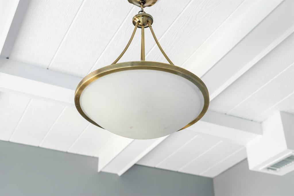 5014 48 Street, Camrose, Alberta, T4V 1M1 (90924134)