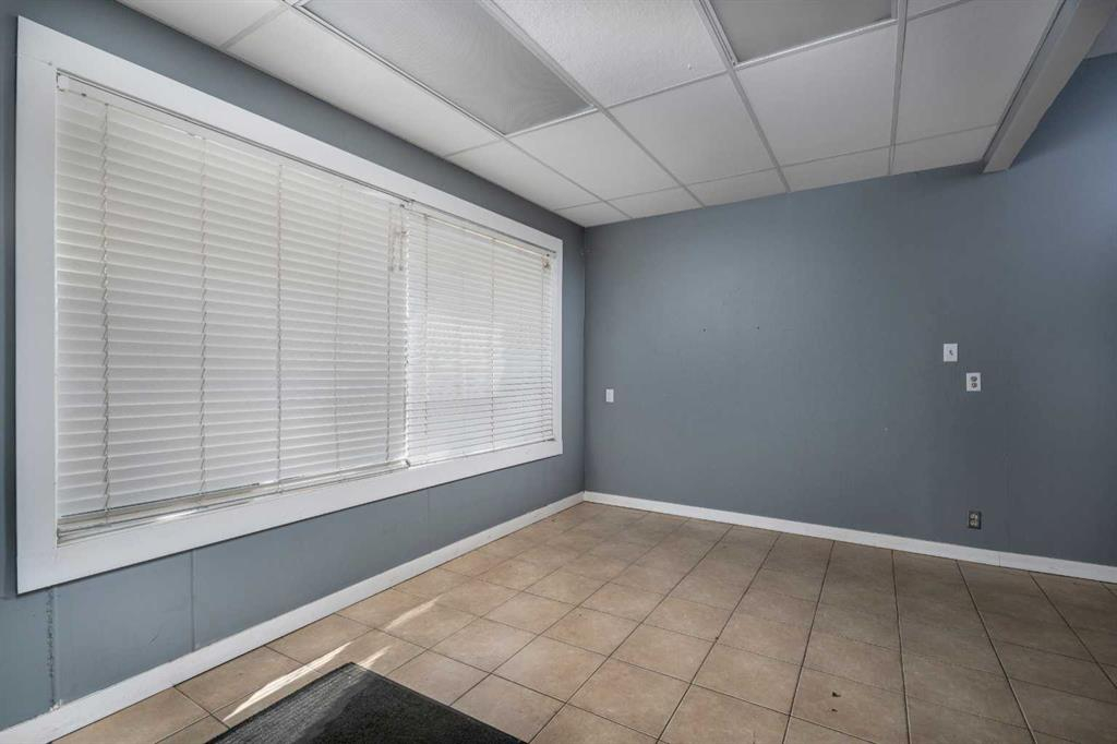 5014 48 Street, Camrose, Alberta, T4V 1M1 (90924134)