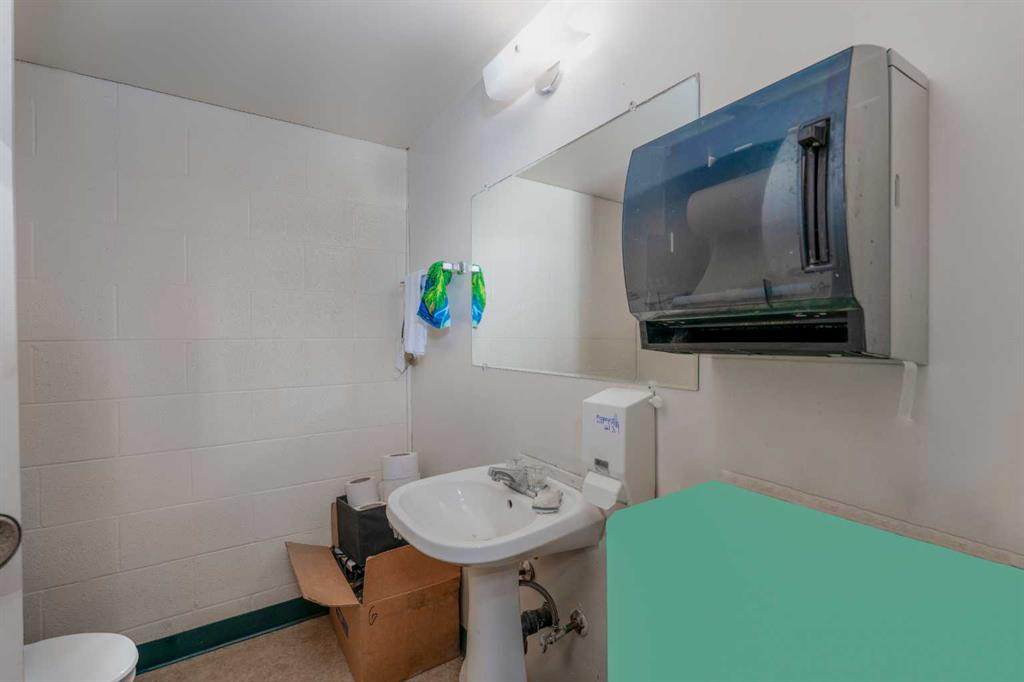 5014 48 Street, Camrose, Alberta, T4V 1M1 (90924134)