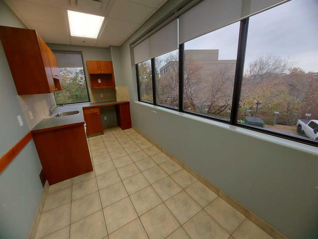 210-4320 50 Avenue, Red Deer, Alberta, T4N 3Z6 (95889573)