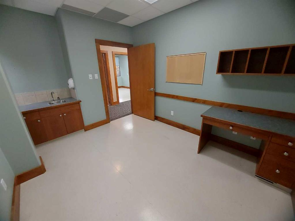 210-4320 50 Avenue, Red Deer, Alberta, T4N 3Z6 (95889573)