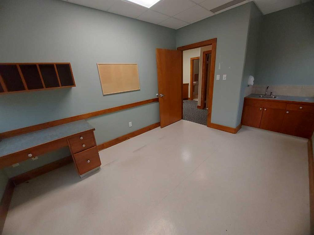 210-4320 50 Avenue, Red Deer, Alberta, T4N 3Z6 (95889573)