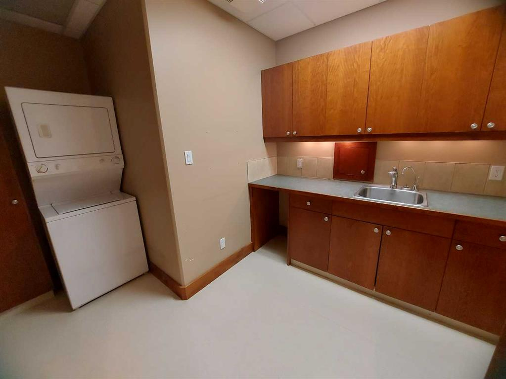 210-4320 50 Avenue, Red Deer, Alberta, T4N 3Z6 (95889573)