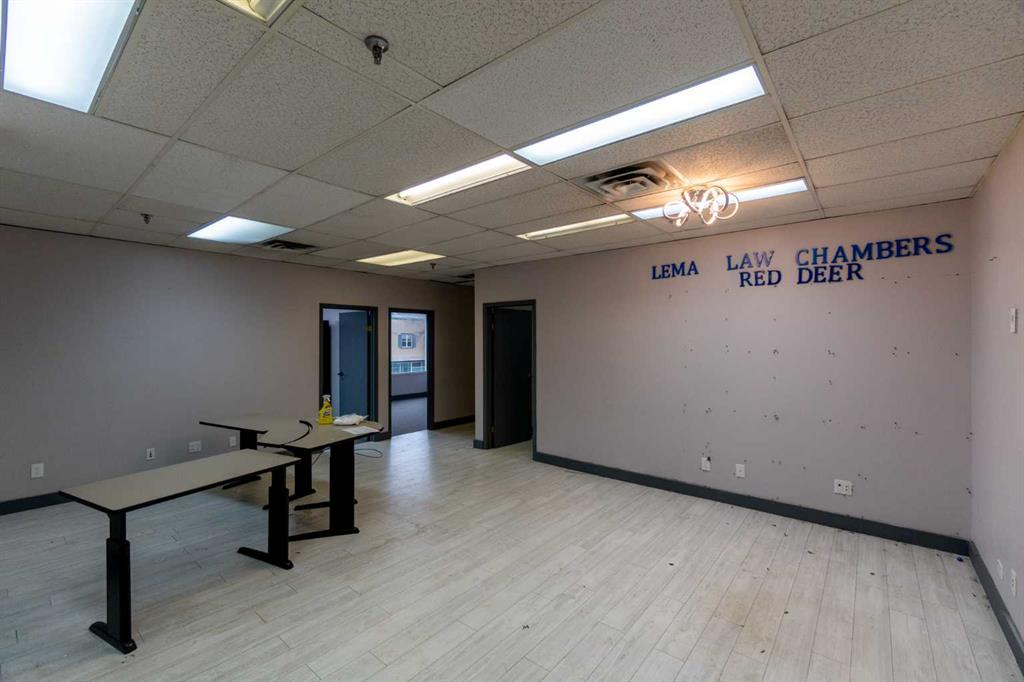 201-4929 50 Street, Red Deer, Alberta, T4N 1X9 (96109821)